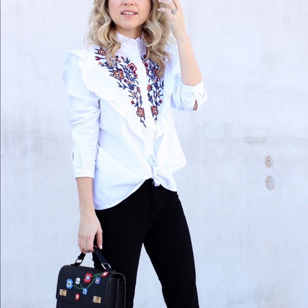 Western style embroidered blouse with ruffled yoke